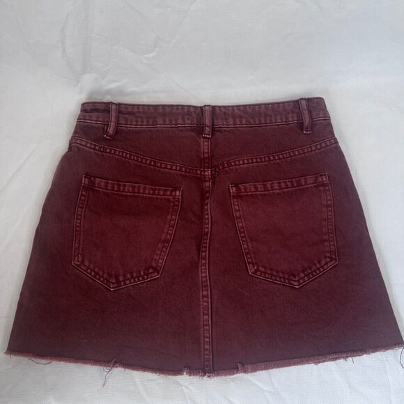 We the Free Zip It Up Denim Mini Skirt Raw Hem Maroon Size 27 Streetwear Basic - Picture 3 of 9